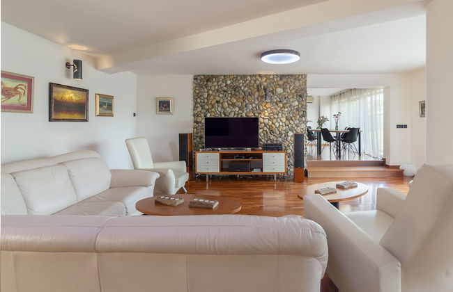 Pool Villa Izabela With Wellness - Photo 60