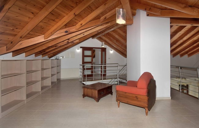 Incredible Large Villa In Paphos Sleeps 14 Children Pool, Jacuzzi, Huge Garden - Foto 58