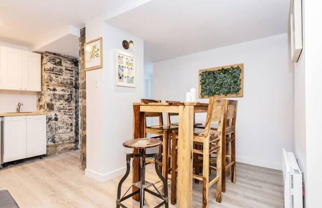 Modern Meets Rustic - 2 Bdrm Old Quebec - Photo 8