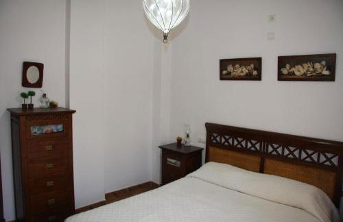 Moderno y amplio chalet, con piscina privada - Foto 37