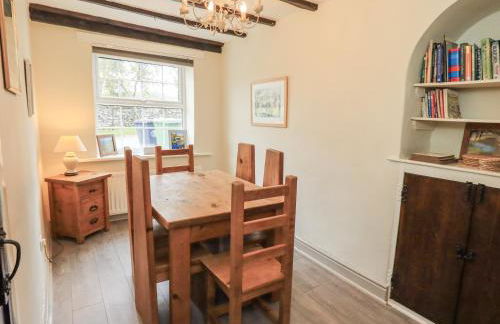 Smithy Cottage at Bowland Bridge - Foto 13