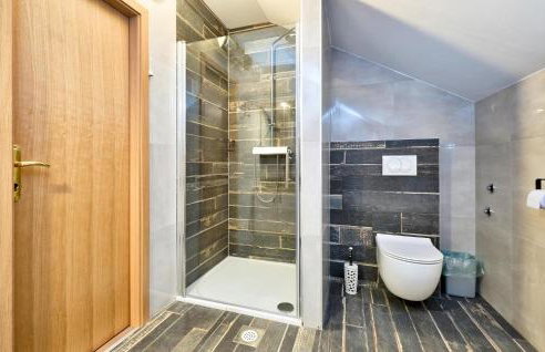 Gorgeous Home In Mirkopolje With Wifi - Foto 32