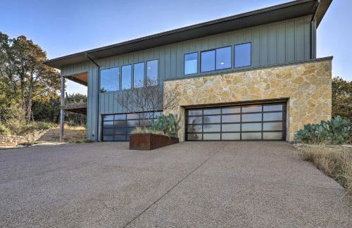 Lake Granbury Views and Game Room! Modern Escape - Foto 30