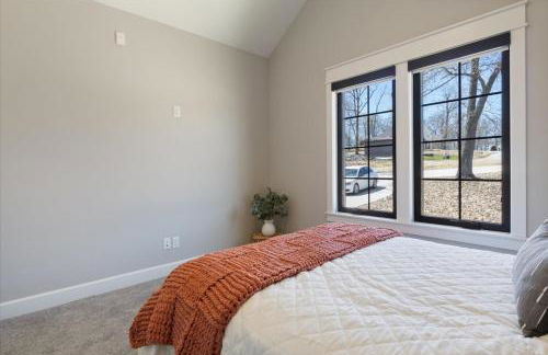 Accessible Lakeside Luxury at the 45mm w/ Private Dock, Sunset Views & More - Foto 28