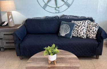 Beach Condo with Pool & Tiki Bar! - Foto 10