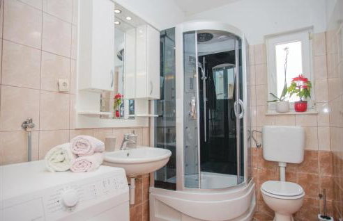 Nice Home In Kresevo Brdo With Kitchen - Foto 20