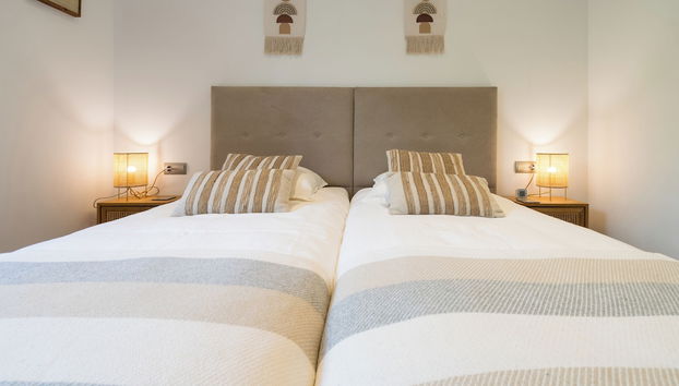 Stylish 3-bed Apt on La Cala Golf 15th Hole View - Foto 2, Habitación