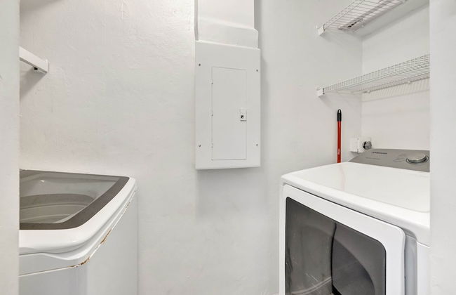 Poolside Paradise Dock & Pool! - Foto 40