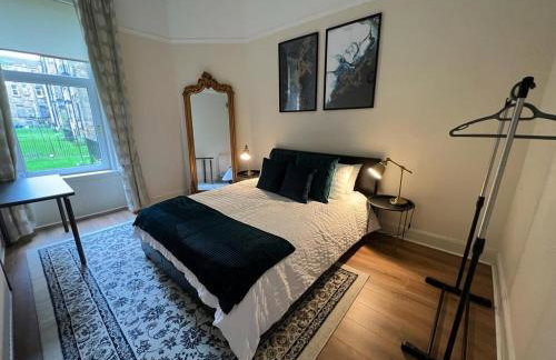 Victorian 3 BR main door flat, King size beds , large rooms - Foto 25