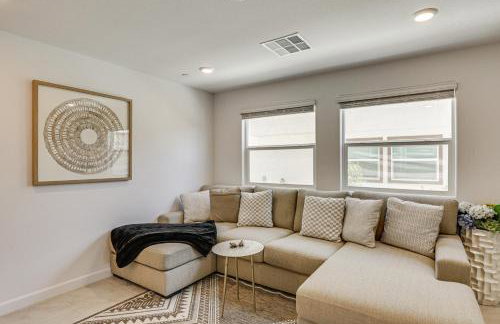 5 Mi to Vegas Strip Family Townhome Near Parks! - Foto 1