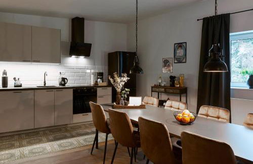 FOUNDRY - Business & Content Loft - 120 qm - Küche - Waschtrockner - Badewanne & Dusche - kostenloser Parkplatz - Smart TV - Foto 13