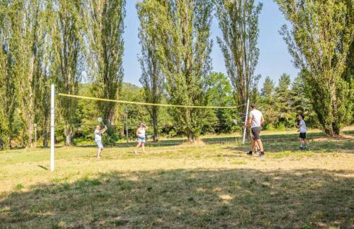 ZEcamping dog friendly piscine chauffée et restaurant bord de rivière - Foto 32