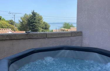 Petite maison avec accès piscine et jacuzzi chauffée - Foto 13
