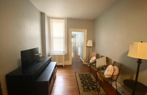 Clover 2900 - Apartment and Rooms with Private Bathroom near Washington Ave South Philly - Foto 2
