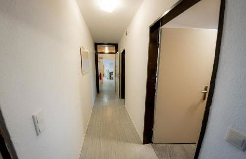 Yello Homes - großes Apartment - Am Waldrand, 15 min bis Nürnberg Messe, für 8 Personen, 2 WC's - Foto 36