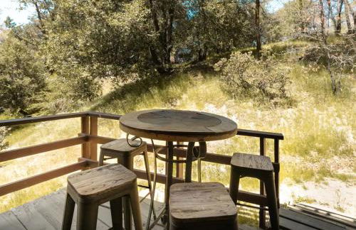 Sprocket Hollow Treetop A-Frame Log Cabin - Foto 26