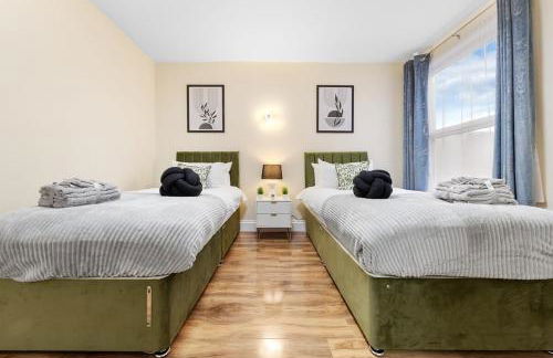 Lovely 4-BR Home In Leyton - Sleeps 14, Near Tube, Arcade, 100inchTV - Foto 23