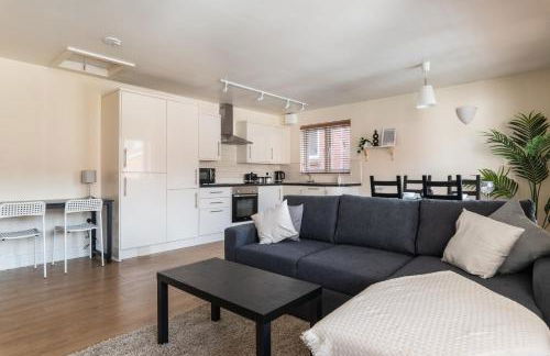 Spacious 2BR Flat - 2 Free Parking Spaces - Near LGW Airport - Foto 12