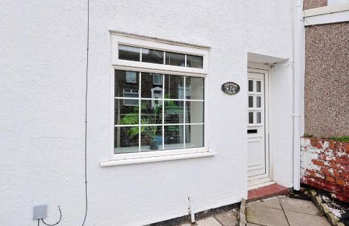 Perfect Booking 2 Bed Home in Merthyr Tydfil - Photo 44