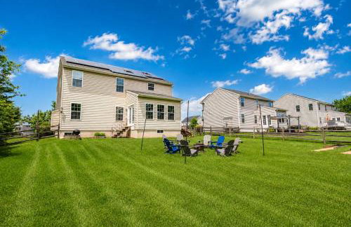 Spacious & Serene Family Gem: Games, Office, Yard! - Foto 28