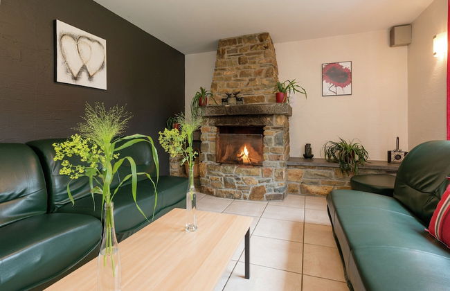 Spacious Retreat by Lake - Photo 16