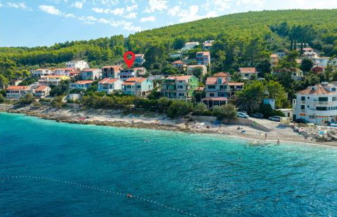 2 Bedroom Nice Apartment In Prigradica - Foto 1