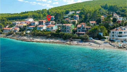 2 Bedroom Nice Apartment In Prigradica - Foto 1