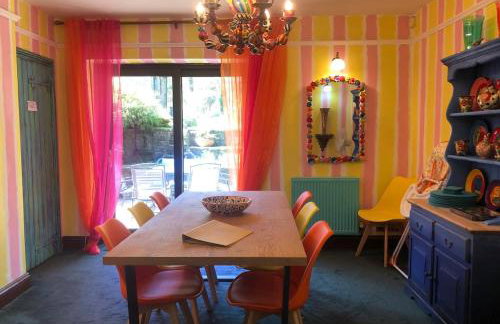 Historic Pike House with Beautiful Garden - Photo 10