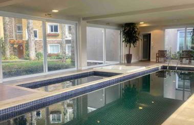 Lindo e Aconchegante com piscina e jacuzzi - Photo 40