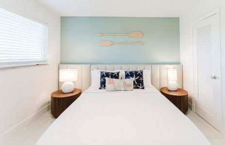 Luxury - 2BR 2BA - Balcony - Right Across From the Beach - Foto 14