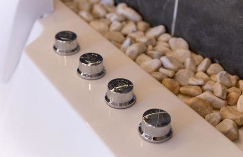 Suite bien être - jacuzzi et sauna / love room - Foto 27