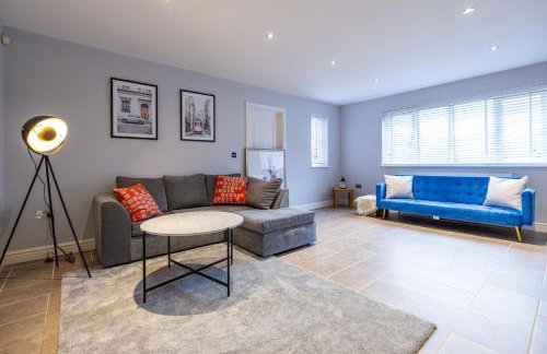 Shenley House- Premium Stay, Private Parking for multiple cars, Sleeps 6, 2 Bedroom, 2 Ensuites, Central MK - Foto 15