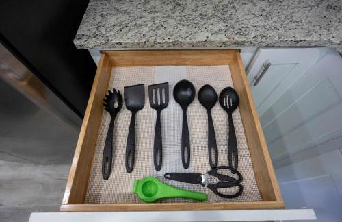 2 Min to Downtown - 9 to Elon - Fast Wi-Fi - Foto 44