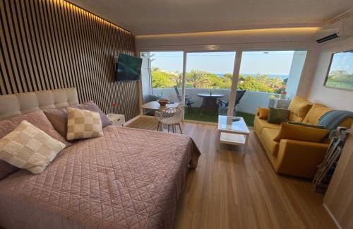 Marbella Beach View and Pool - Photo 1