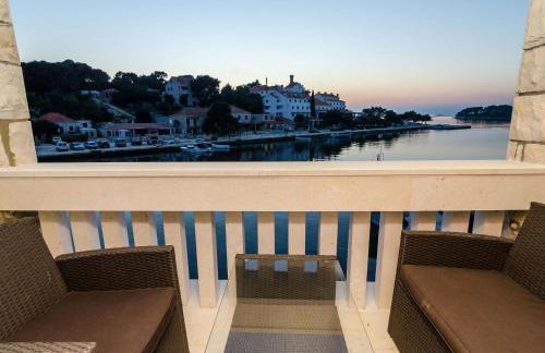 Apartment with balcony and sea view - Photo 15