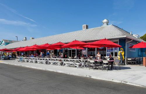 @ Marbella Lane Seaside Retreat, Walk to the Beach - Foto 37