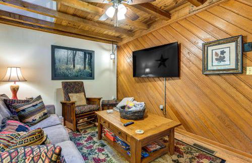 Hot Tub and Fire Pit Cozy Cabin in Maggie Valley - Foto 4