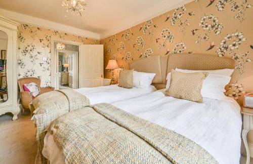 The Town House at Muntham- Luxury Holiday Home with Hot Tub - Photo 12