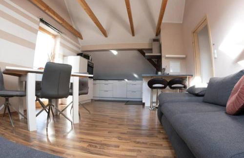 Moderne, gemütliche DG-Wohnung in ruhiger Lage - Foto 1