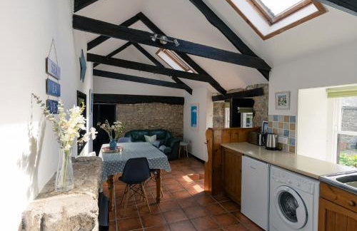 Idyllic Cornish cottage in the beautiful Lamorna valley - walk to pub & sea - Photo 5