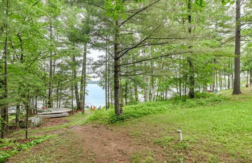 Peaceful White Sand Lake House with Dock and Deck! - Foto 30