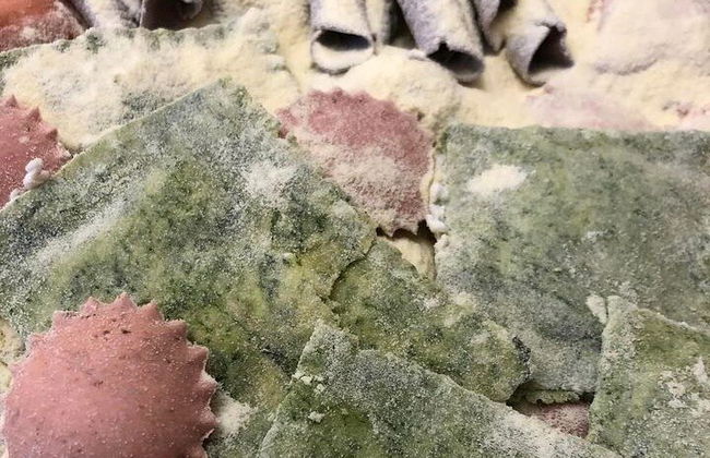 Taller de pasta colorida en Bolonia con comida - Foto 12