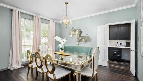 Upscale 4BR Cypress Home w Pool, Hot Tub, Theater, Sleeps 20 - Foto 5