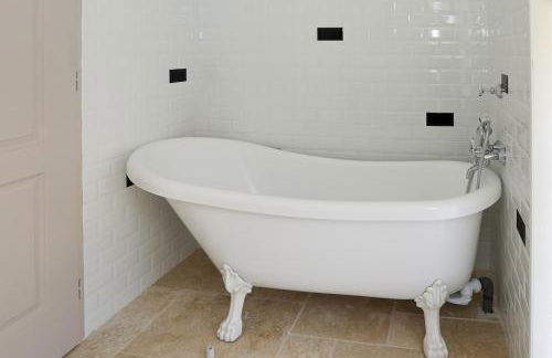 Le Verger Des Pierres Blanches,11 chambres,11 wc, 8 sdbs,pool chauffée 11 m 35p - Foto 52