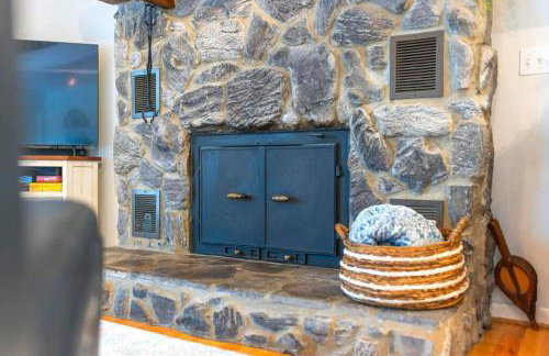 Relaxing Lakefront Retreat w/ Hot Tub & Dock - Foto 24