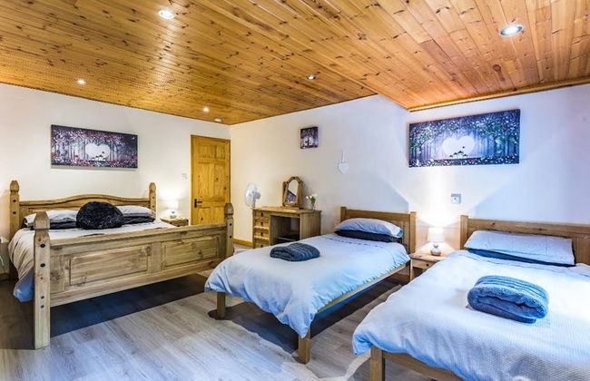 Snowdonia-3bedroom-2 Bathroom-petfriendly-garden - Photo 2