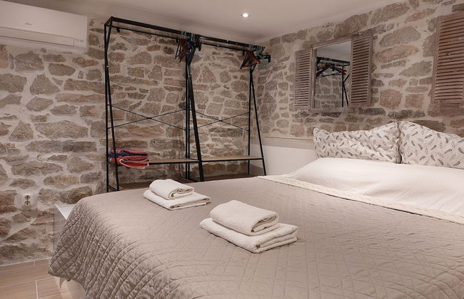 Homey 1-BR Apt - Photo 11