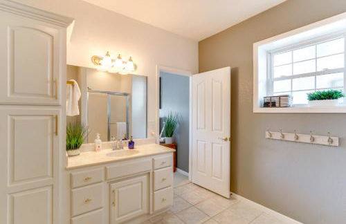 Lakeside Gravois Mills Home w/ Boat Slip + 4 Decks - Foto 46