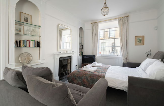 At Home in Chelsea - Photo 23