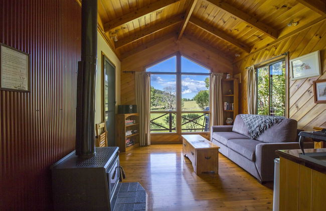 Wisteria Cottage and Cabins - Photo 11